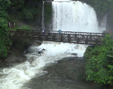 Dawki Waterfalls - TravelCraft
